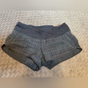 Lululemon speed up shorts. Size 4. Mid rise. 2.5” inseam.